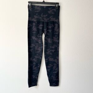 SPANX- NWT Black and Grey Cami High Rise Leggings Size M
